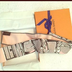 Louis Vuitton Bandeau scarf